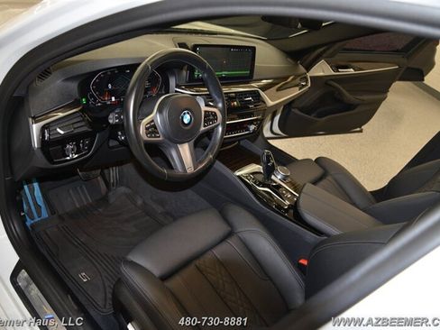 Used 2022 BMW 530i w/ M Sport Package image 12