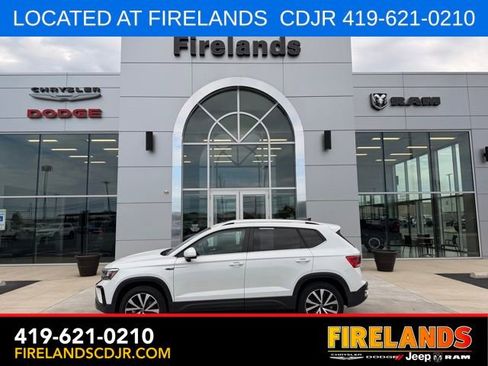 Used 2022 Volkswagen Taos SE AWD/4WD image 2