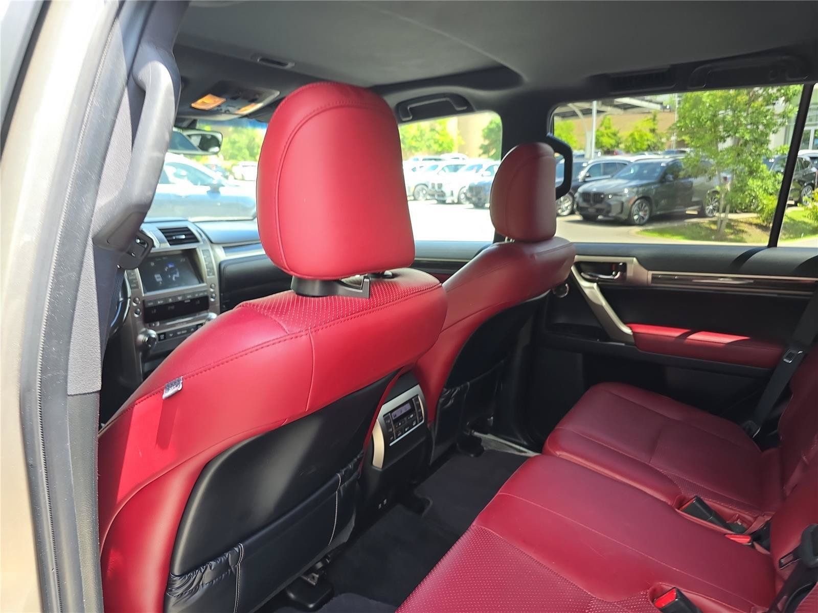 Used 2021 Lexus GX 460 Luxury w/ Accessory Package AWD/4WD image 16