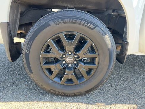 Used 2022 Nissan Frontier SV image 28