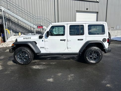 Used 2023 Jeep Wrangler Unlimited w/ Sun & Screen Package image 7