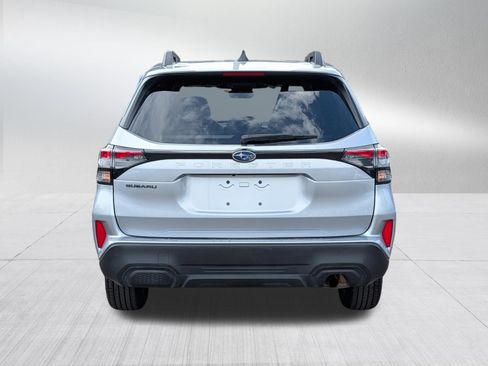 Used 2025 Subaru Forester Premium AWD/4WD image 6
