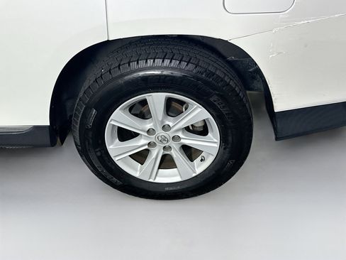 Used 2013 Toyota Highlander Plus image 11