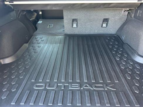 Used 2024 Subaru Outback Premium AWD/4WD image 14