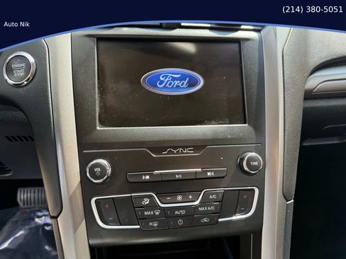 Used 2020 Ford Fusion SE image 21