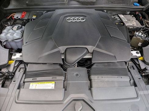 Used 2019 Audi Q8 Premium Plus w/ Premium Plus AWD/4WD image 24