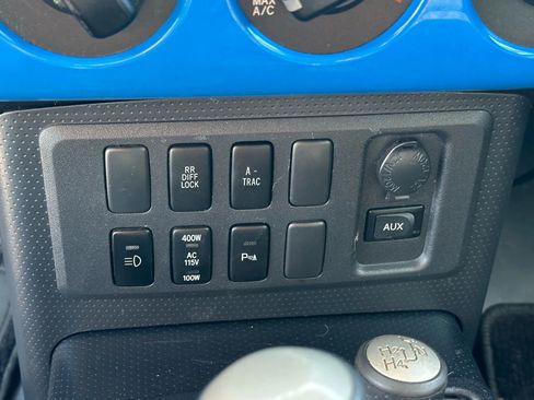 Used 2007 Toyota FJ Cruiser 4WD image 21