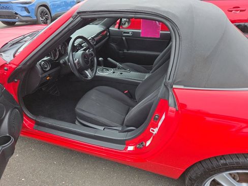 Used 2006 MAZDA MX-5 Miata Touring RWD image 11