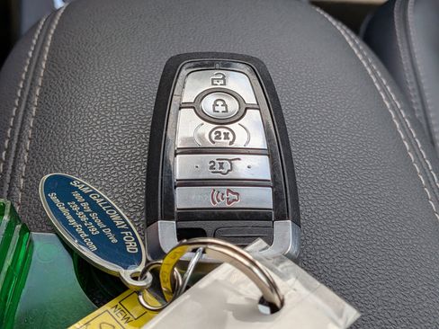 Used 2020 Ford Escape SE Sport FWD image 35