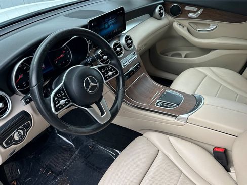 Used 2021 Mercedes-Benz GLC 300 4MATIC image 11