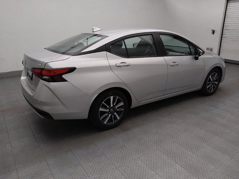 Used 2021 Nissan Versa SV FWD image 10
