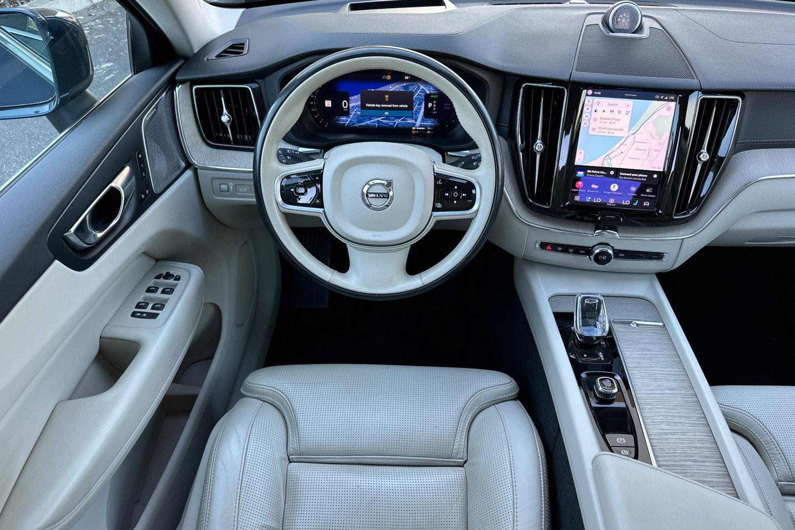 Used 2022 Volvo XC60 T8 Inscription w/ Advanced Package AWD/4WD image 16