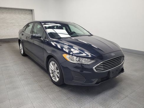 Used 2020 Ford Fusion SE image 13