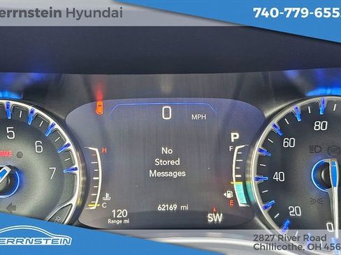 Used 2023 Chrysler Pacifica Touring-L image 16