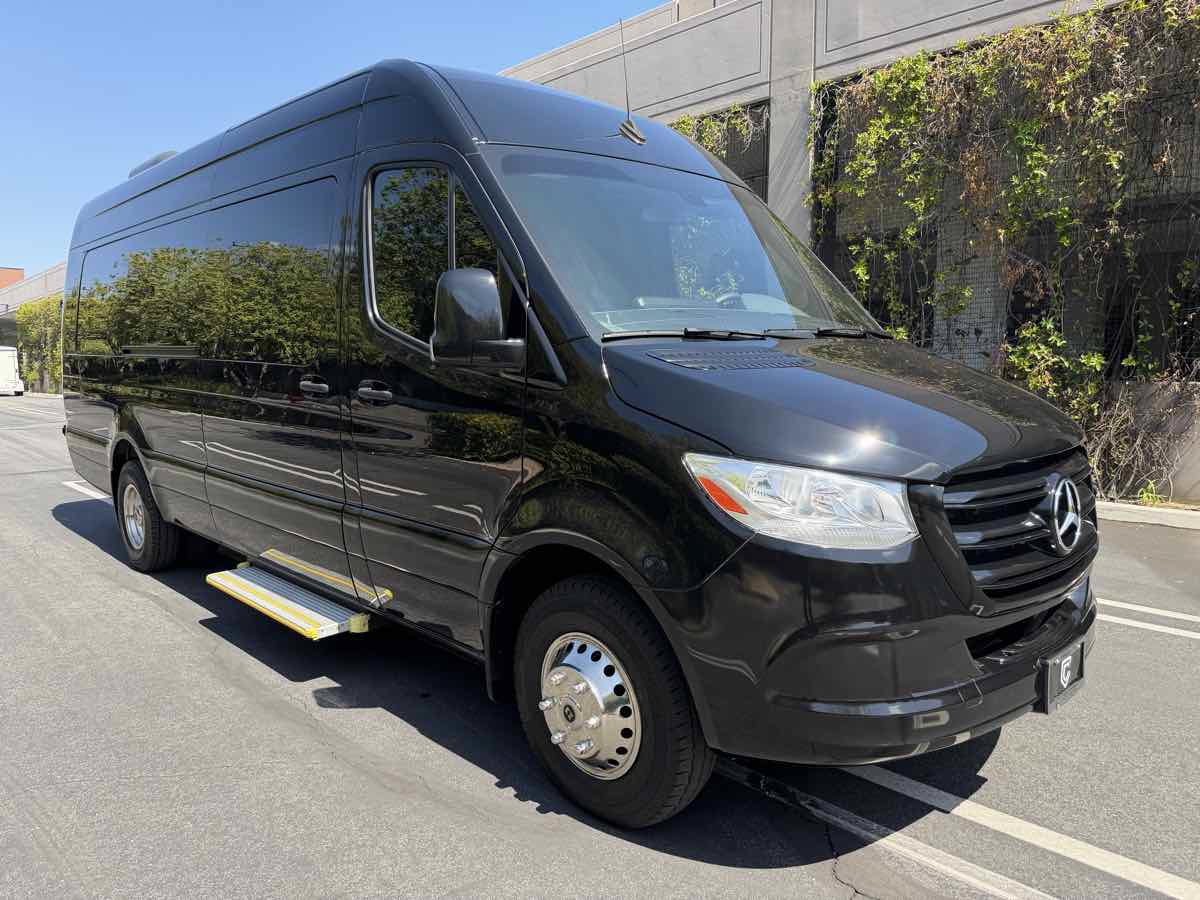 Used 2022 Mercedes-Benz Sprinter 3500 image 10