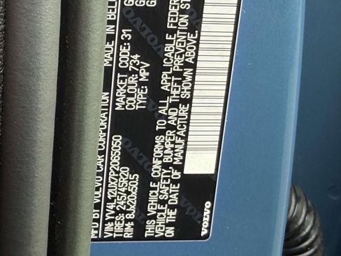 Used 2023 Volvo XC40 B5 Ultimate w/ Protection Package Premier image 32