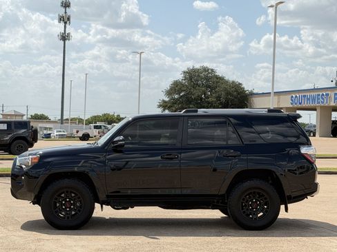 Used 2023 Toyota 4Runner SR5 Premium w/ Moonroof Package AWD/4WD image 7