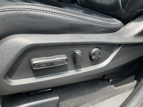 Used 2023 Honda Pilot EX-L image 17