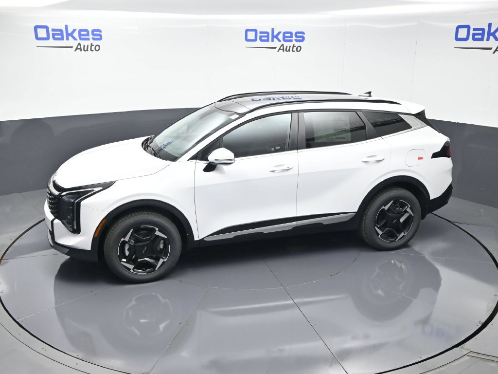 Certified 2026 Kia Sportage EX w/ EX Panorama Roof Package AWD/4WD image 47