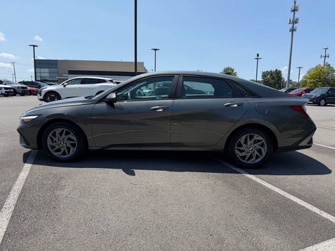 Used 2024 Hyundai Elantra SEL FWD image 4
