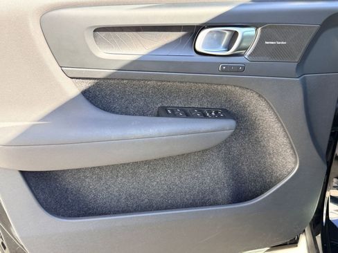 Certified 2023 Volvo XC40 Recharge Ultimate image 13