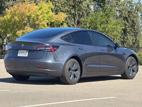 Used 2023 Tesla Model 3 Standard Range RWD image 4