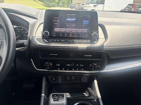 Certified 2024 Nissan Rogue SV AWD/4WD image 16
