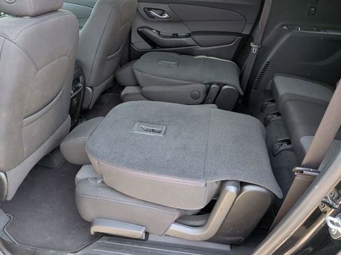 Used 2023 Chevrolet Traverse LT image 37