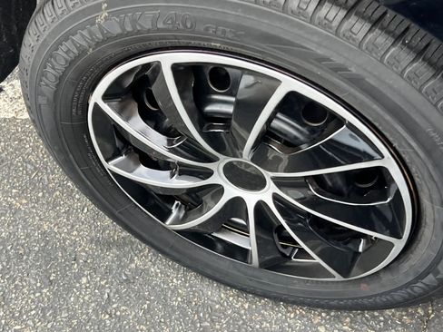 Used 2011 Toyota Camry LE image 13