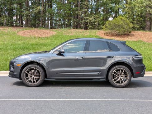 Certified 2026 Porsche Macan AWD/4WD image 2