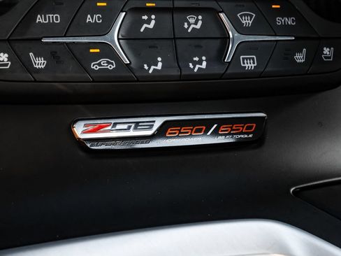Used 2018 Chevrolet Corvette Z06 RWD image 26