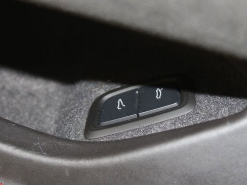 Used 2023 Chevrolet Corvette Stingray Premium Conv image 37