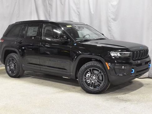 New 2025 Jeep Grand Cherokee Trailhawk w/ Advanced Protech Group II image 4