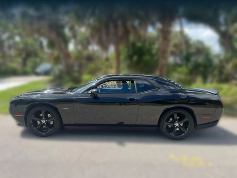 Used 2018 Dodge Challenger R/T Plus image 8