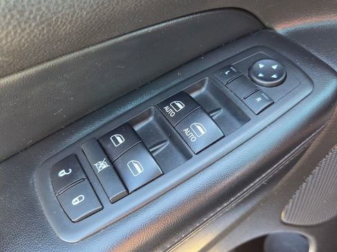 Used 2018 Jeep Grand Cherokee Altitude image 33