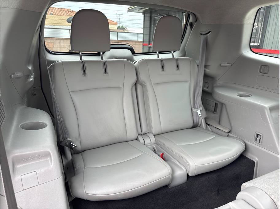 Used 2013 Toyota Highlander SE FWD image 25