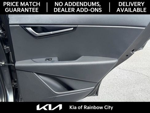 Used 2025 Kia Niro LX image 19