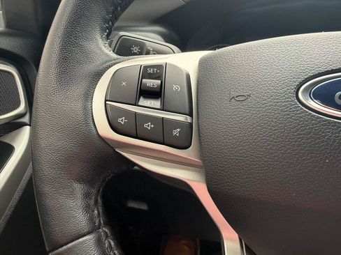 Used 2020 Ford Explorer XLT w/ Equipment Group 202A AWD/4WD image 18