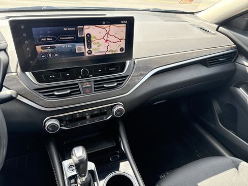 Used 2023 Nissan Altima 2.5 SV w/ SV Premium Package image 22