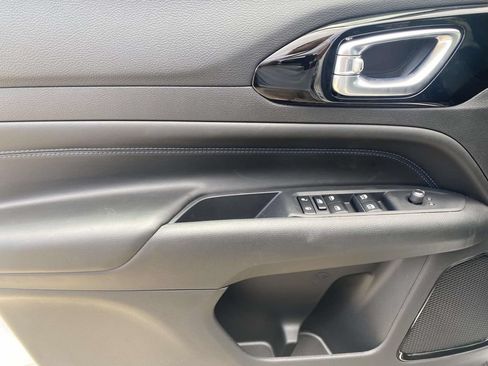 New 2026 Jeep Compass Latitude AWD/4WD image 17