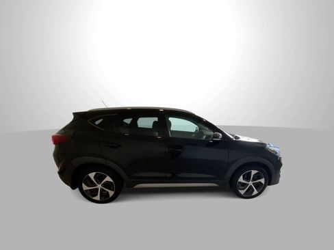 Used 2017 Hyundai Tucson Sport image 9