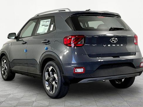 New 2026 Hyundai Venue SEL FWD image 4