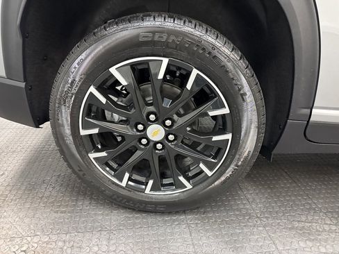 New 2026 Chevrolet Traverse LT w/ Sun and Wheel Package image 9