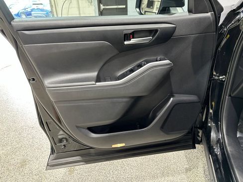 Certified 2026 Toyota Highlander XLE AWD/4WD image 11