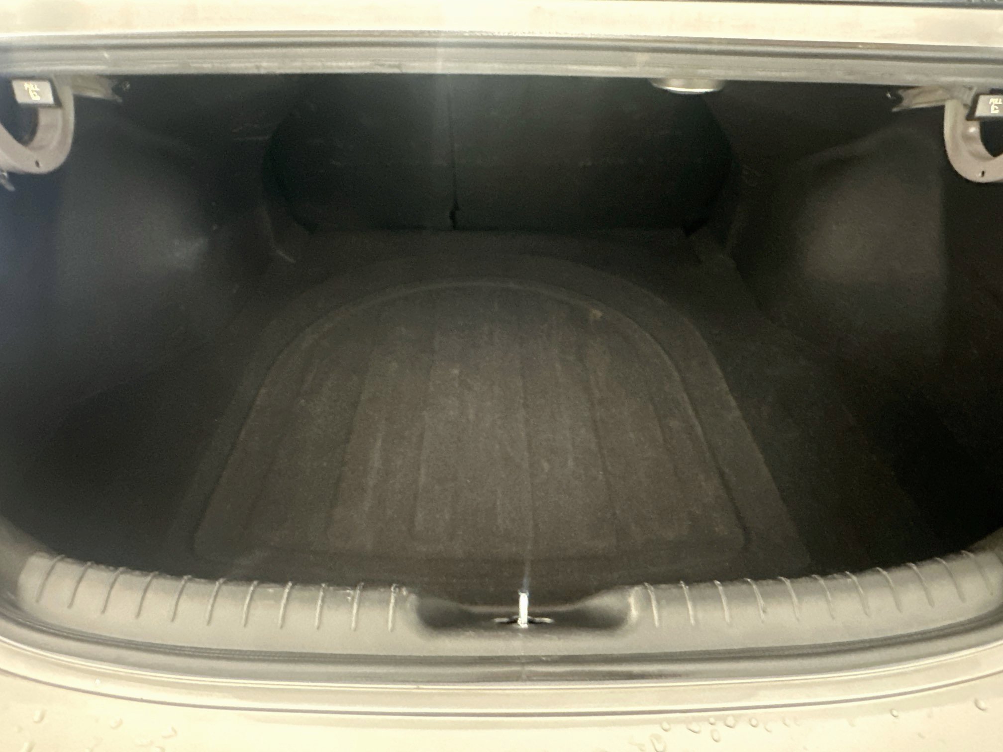 Used 2024 Hyundai Elantra Limited FWD image 31