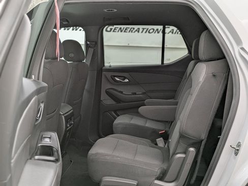 Used 2022 Chevrolet Traverse LT image 13