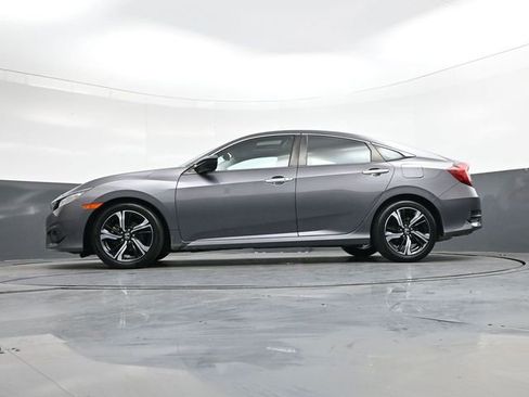 Used 2017 Honda Civic Touring image 30