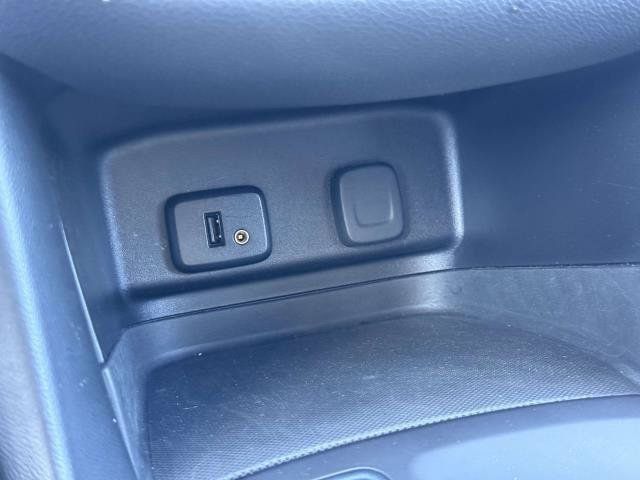 Used 2018 Chevrolet Equinox LT FWD image 27