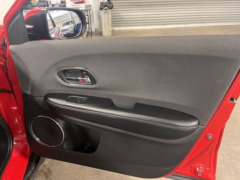 Used 2019 Honda HR-V EX image 12