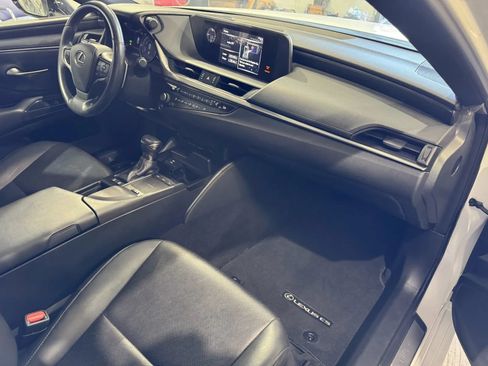 Used 2021 Lexus ES 300h w/ Accessory Package 2 FWD image 5